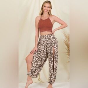 NWT Zenana Outfitters Plus Size Leopard Print Women's Lounge Side Split Pants